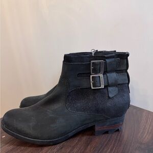 NWT- Waterproof SOREL Women’s booties- black size 10